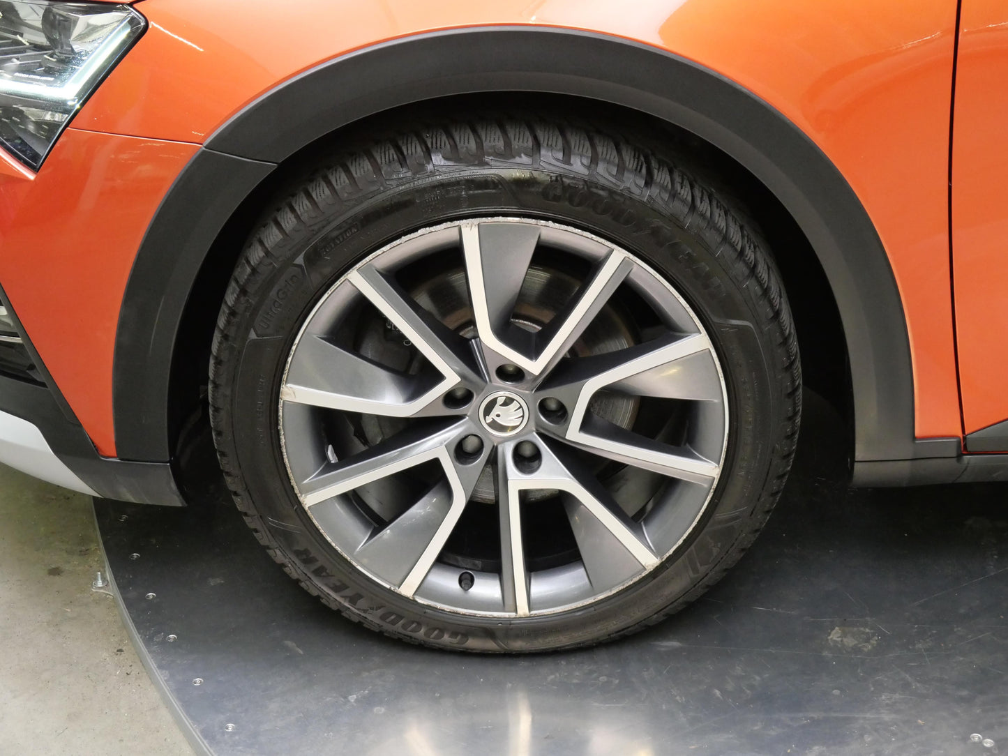 Škoda Superb 2.0 TDI 147 kW Scout