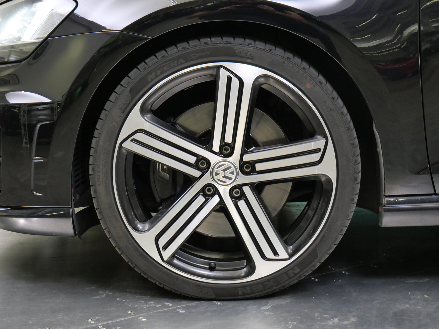 Volkswagen Golf 2.0 TSI 221 kW 4Motion "R"