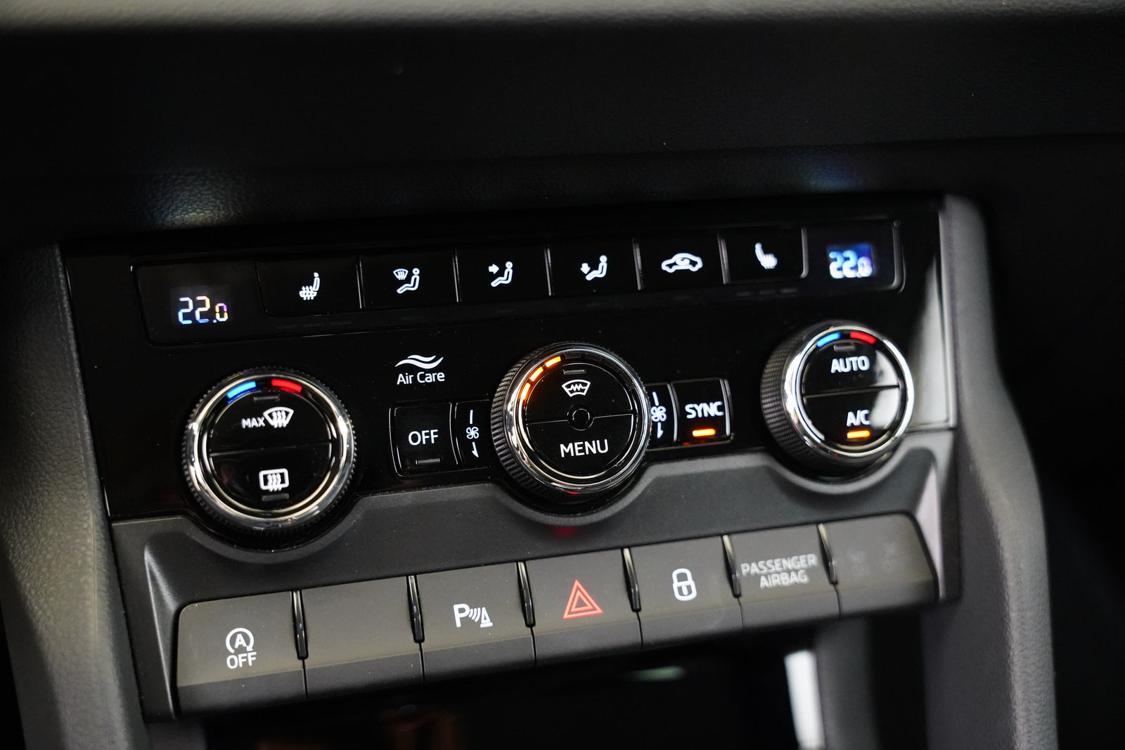 Škoda Karoq 1.5 TSI 110 kW Top Selection – foto 27