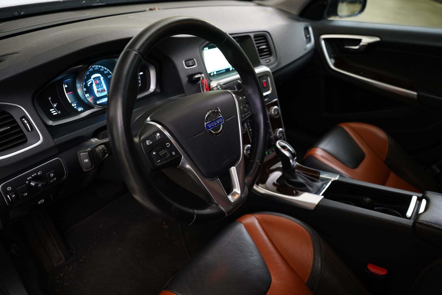 Volvo V60 2.0 D4 140 kW Cross Country