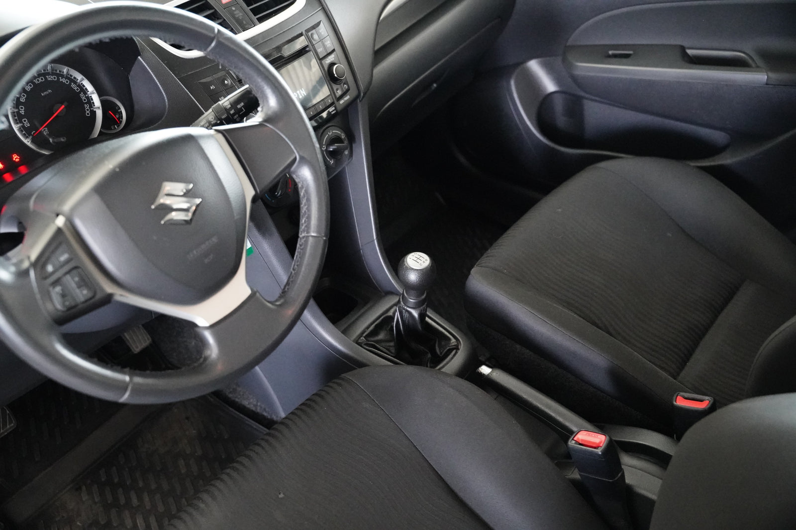 Suzuki Swift 1.2 69 kW – foto 5