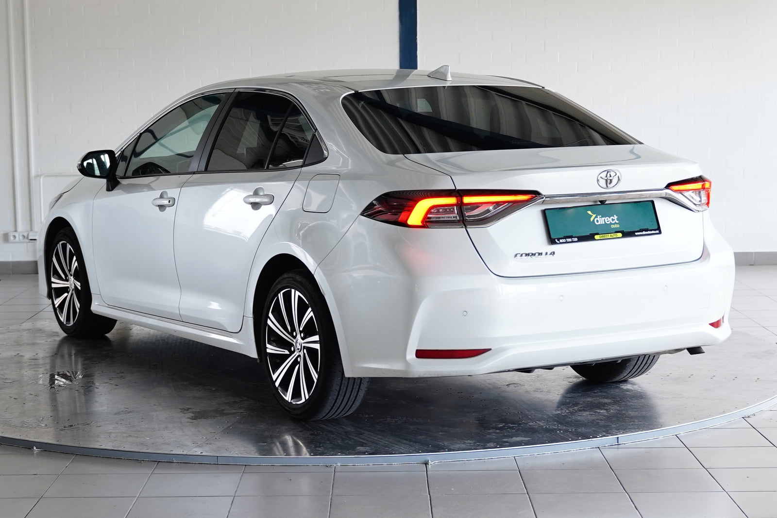 Toyota Corolla 1.5 VVT-i 92 kW – foto 4