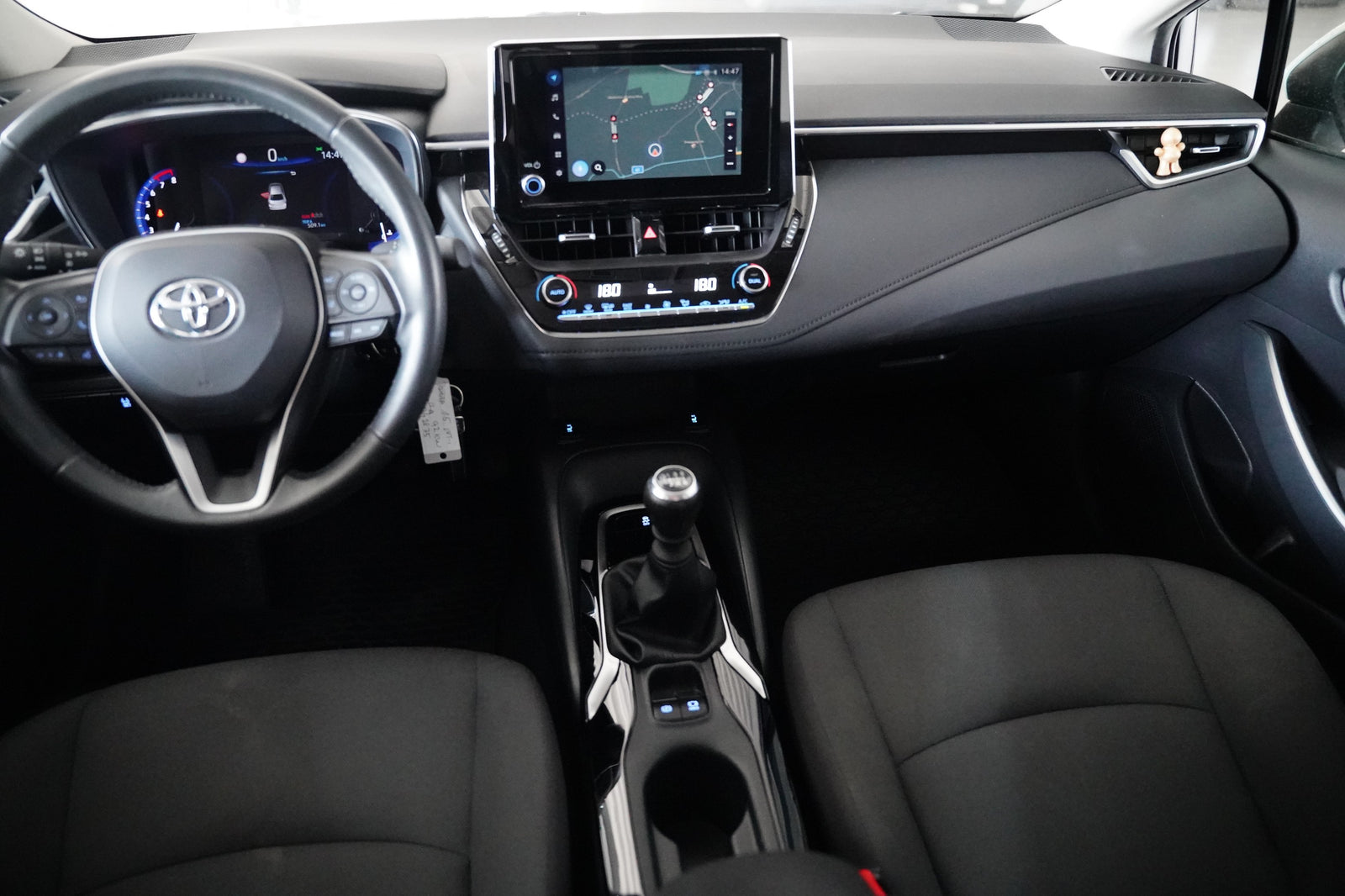 Toyota Corolla 1.5 VVT-i 92 kW – foto 6