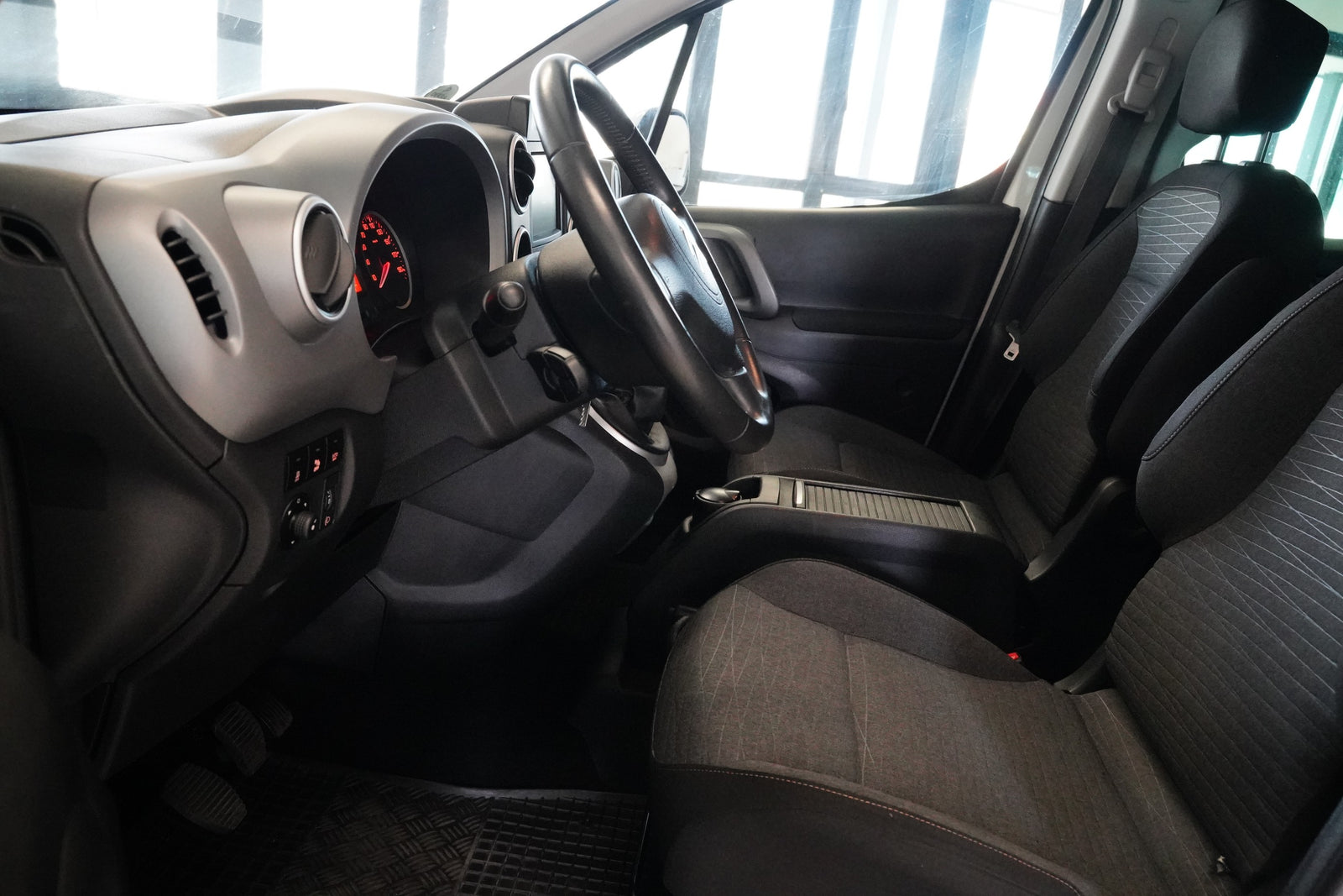 Citroën Berlingo 1.6 HDi 88 kW – foto 6
