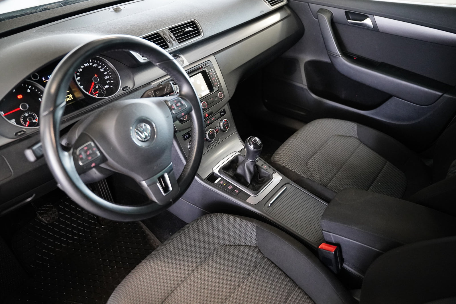 Volkswagen Passat 2.0 TDI 130kW Comfortline – foto 5