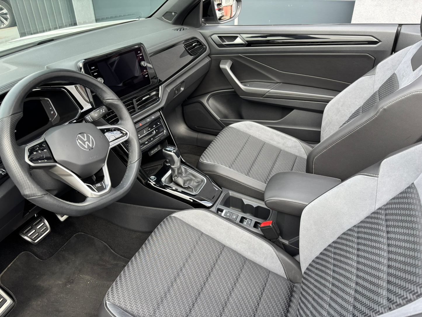 Volkswagen T-Roc 1.5 TSI Cabriolet R-Line