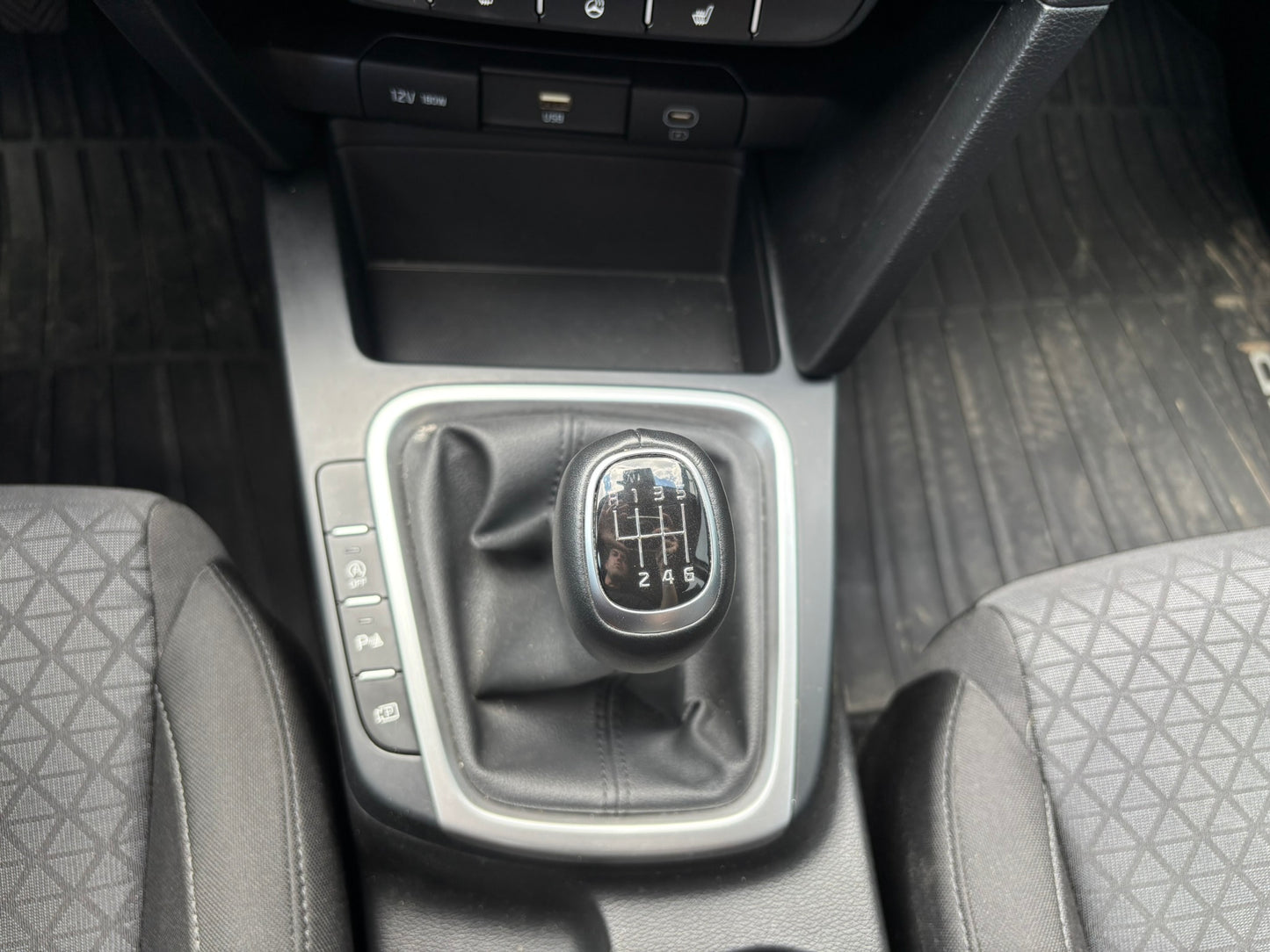 Kia Ceed  1.5 T-GDI Spin