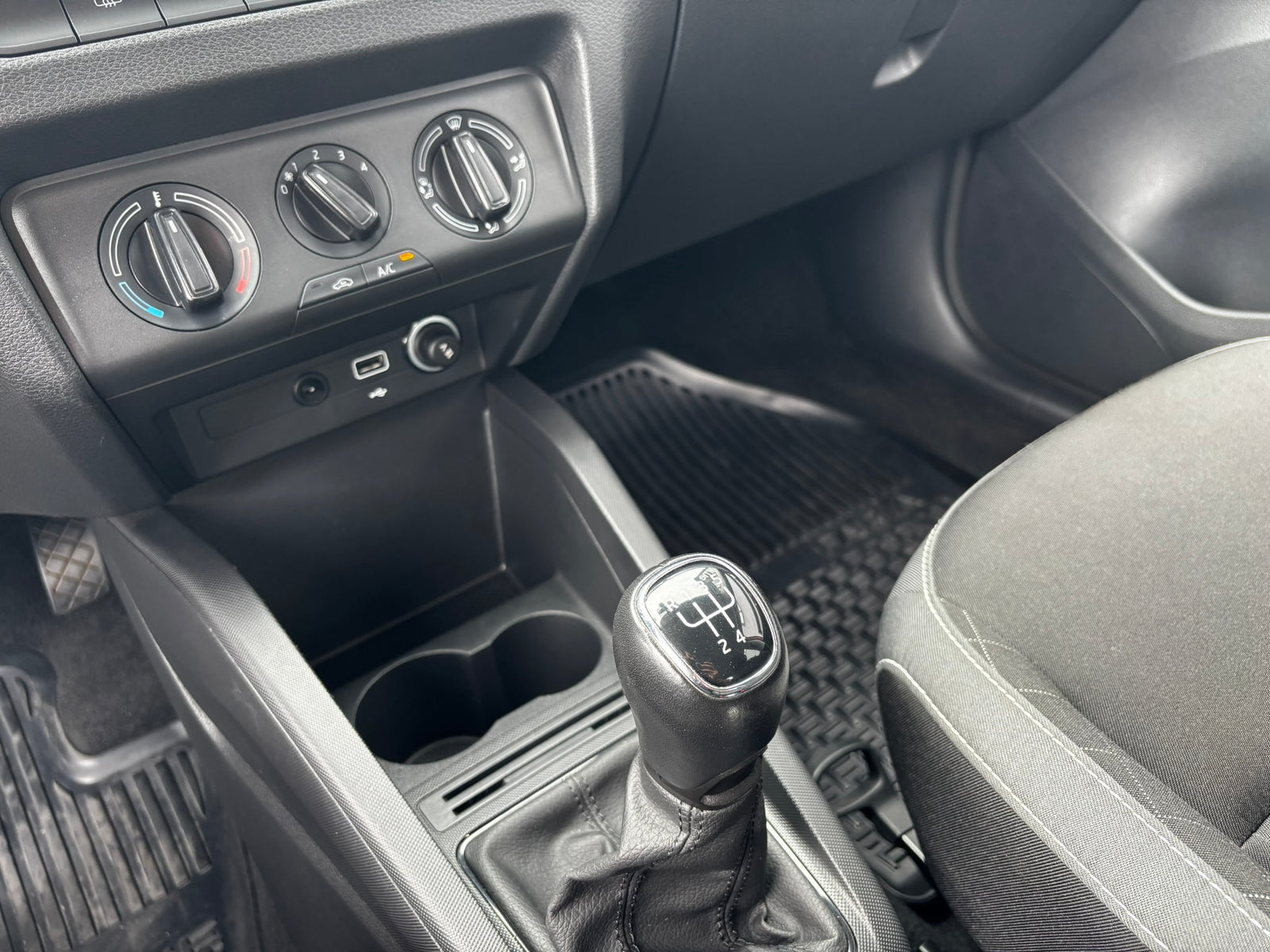 Škoda Fabia  1.0 TSI  Combi Ambition – foto 10