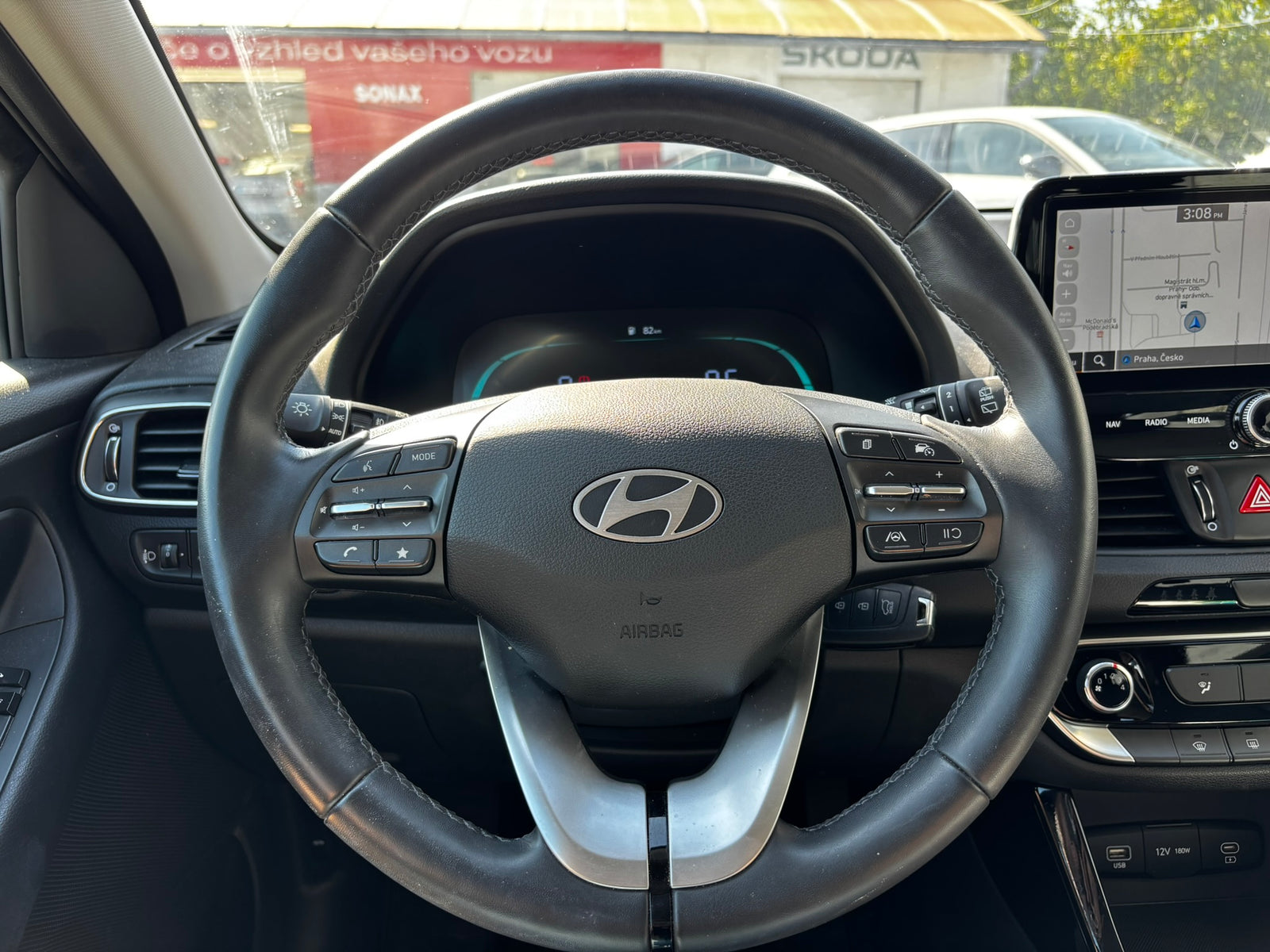 Hyundai i30  1.5i Kombi Family – foto 10