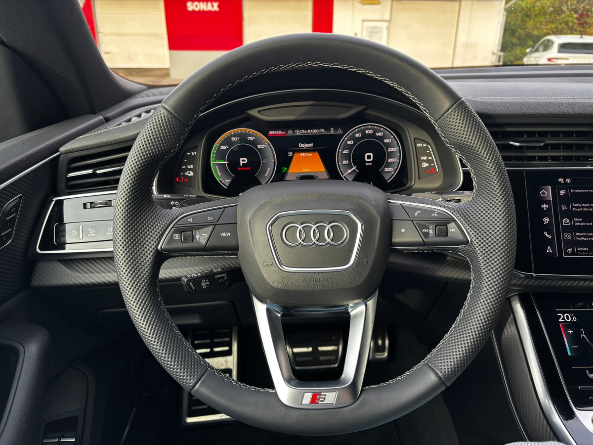 Audi Q8 3.0 TFSI Plug In (360 kW)