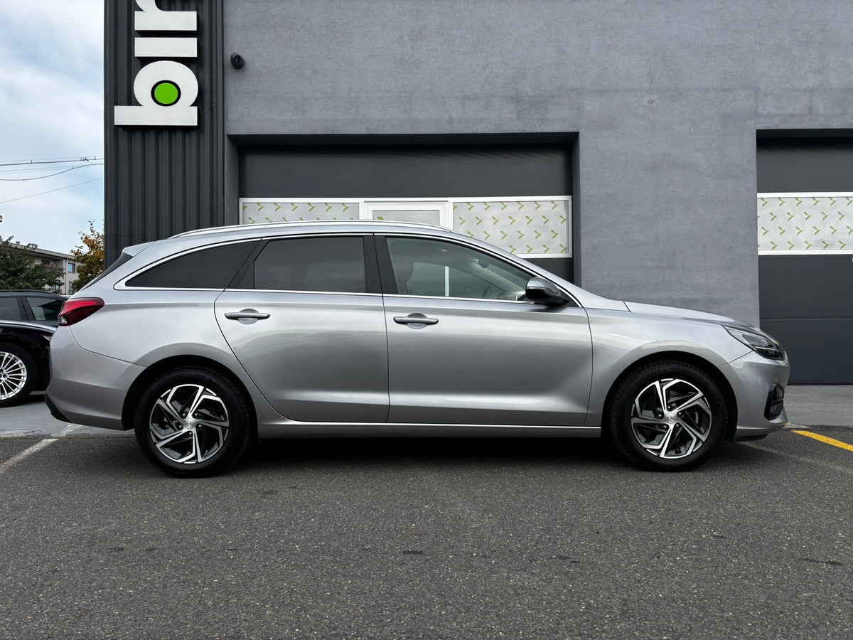 Hyundai i30  1.0 T-GDI  Kombi Smart – foto 3