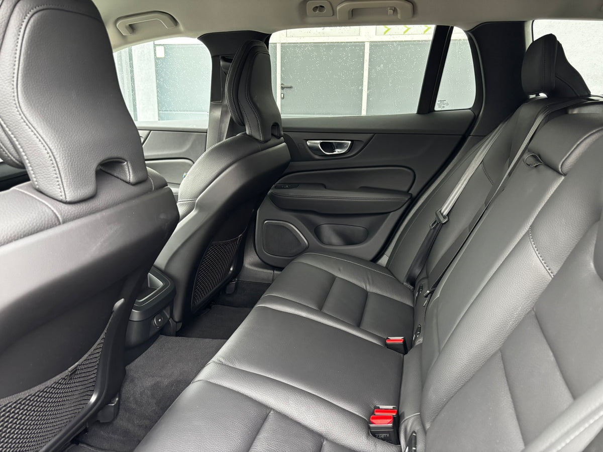 Volvo V60  2.0i B4 MHEV Plus (145 kW) – foto 11