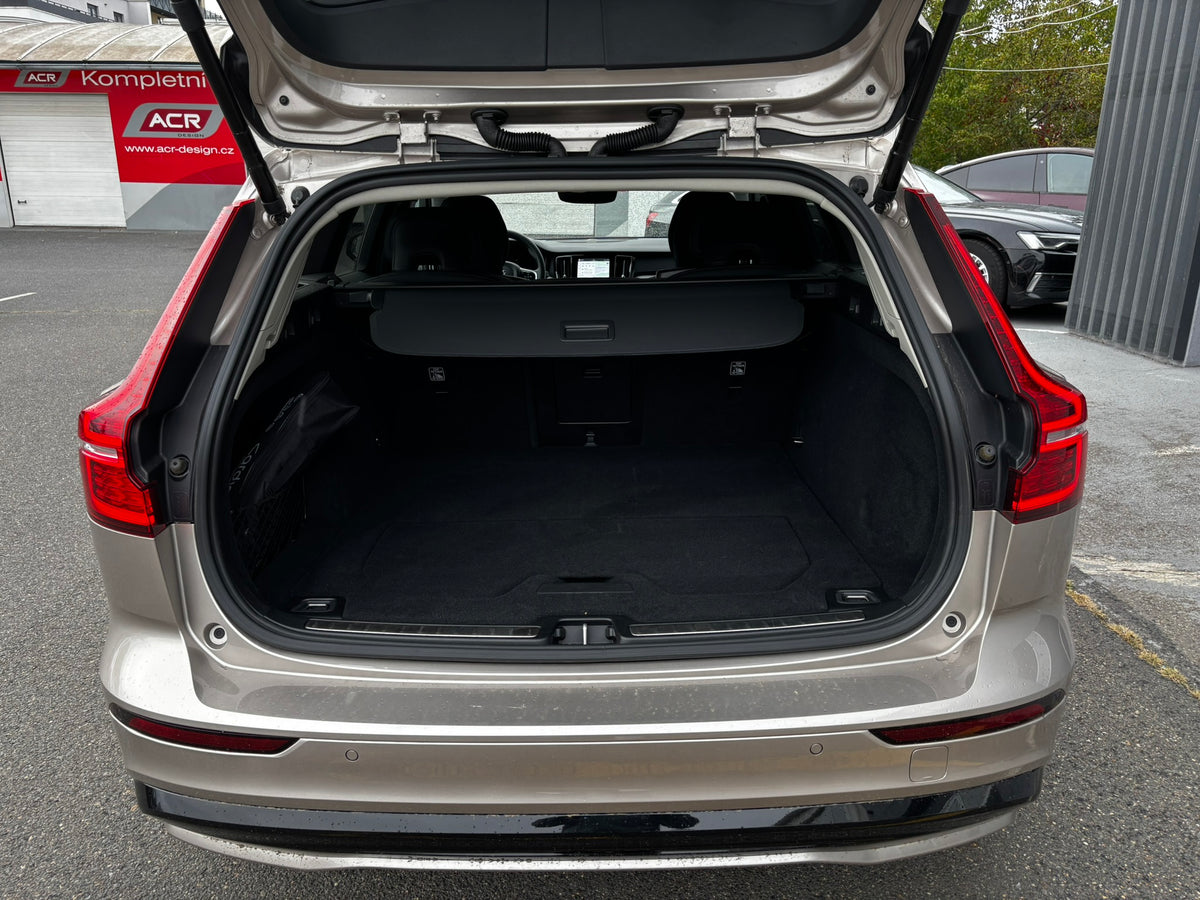 Volvo V60 2.0i B4 MHEV Plus (145 kW)