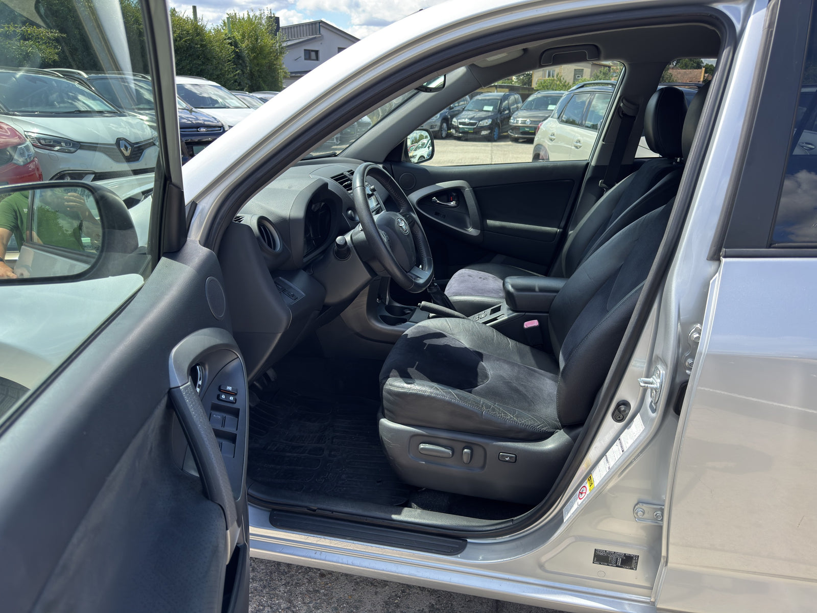 Toyota Rav4 2.2 D-4D 110 kW – foto 4