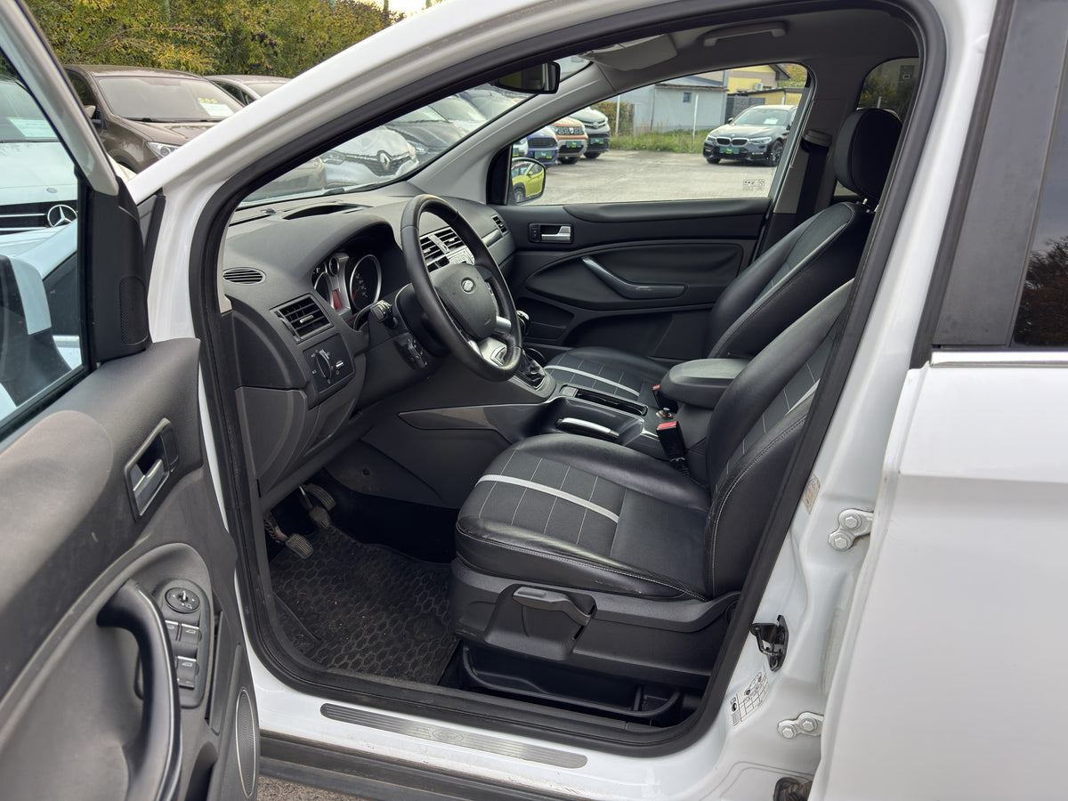 Ford Kuga 2.0 TDCi 100 kW Titanium 4x4
