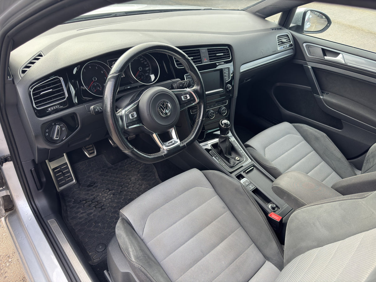 Volkswagen Golf 1.4 TSI 103 kW R-Line