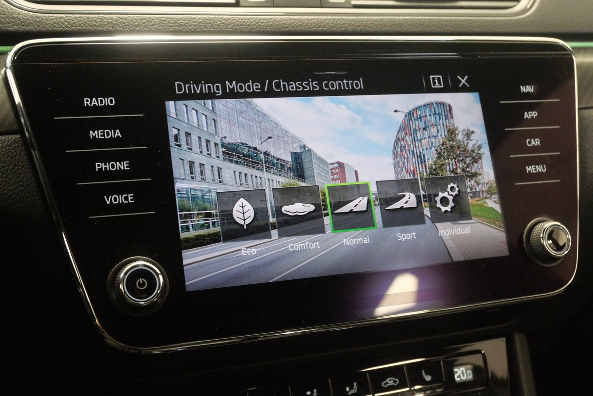 Škoda Superb 2.0 TDI 147kW SportLine DSG