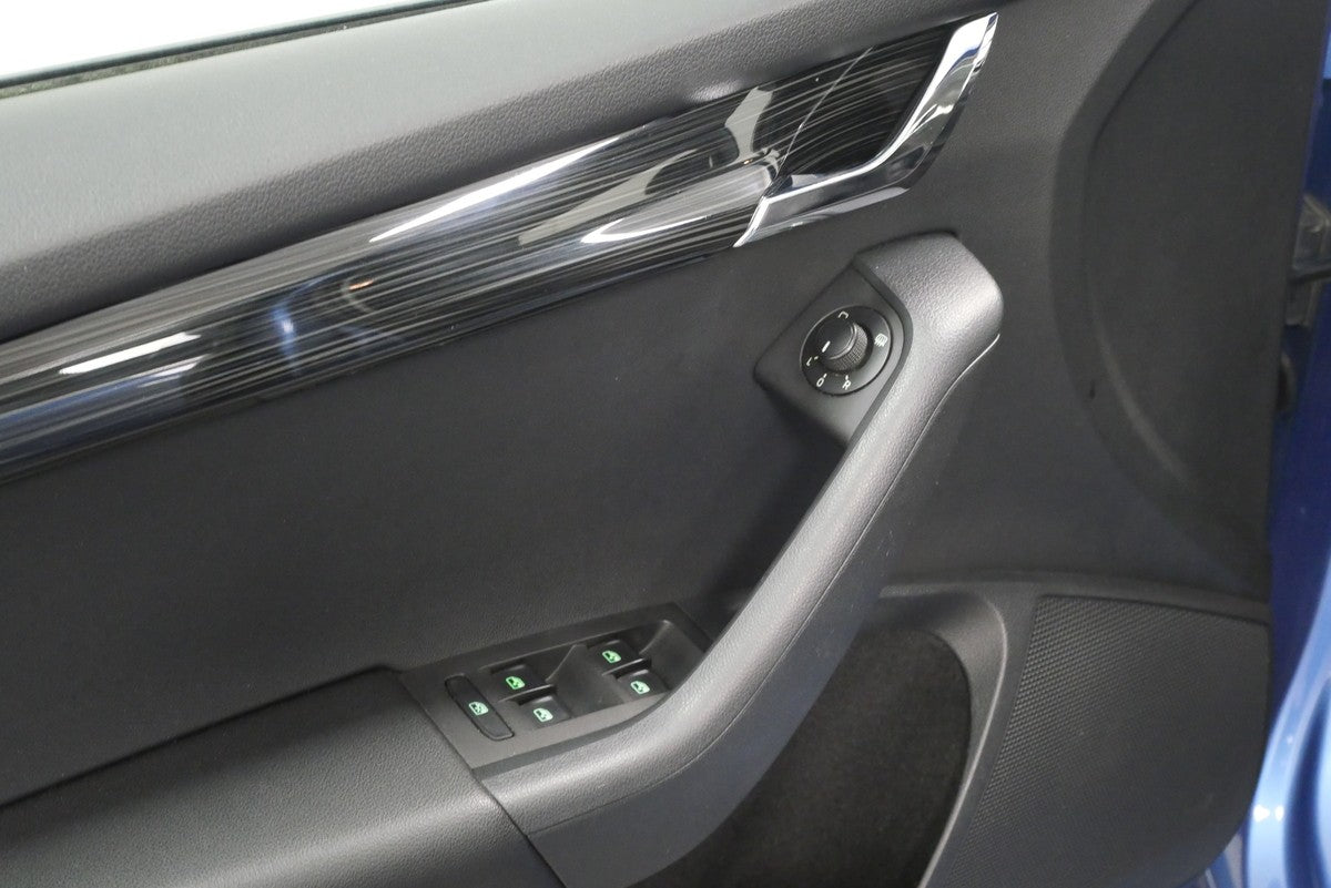 Škoda Octavia 2.0 TDI 135 kW 4x4 DSG Style – foto 12