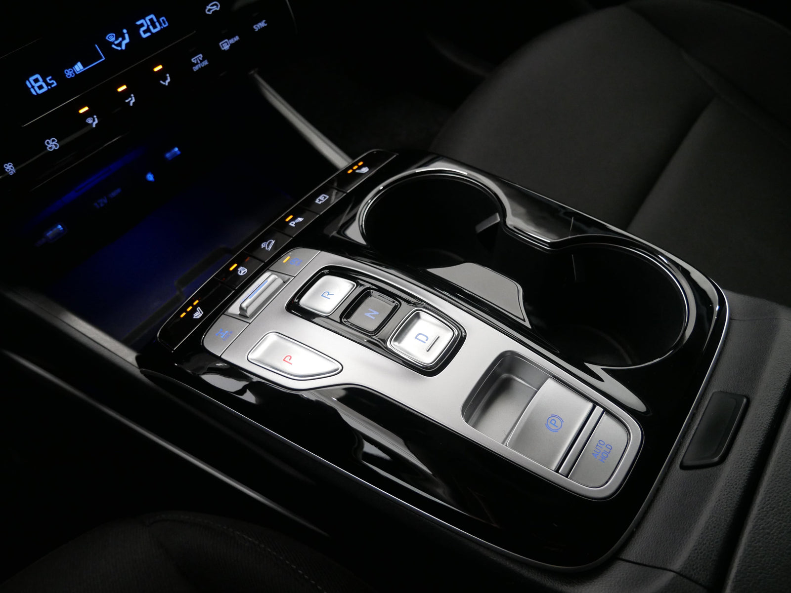 Hyundai Tucson 1.6 CRDI MHEV 100 kW 4x4 Style – foto 17