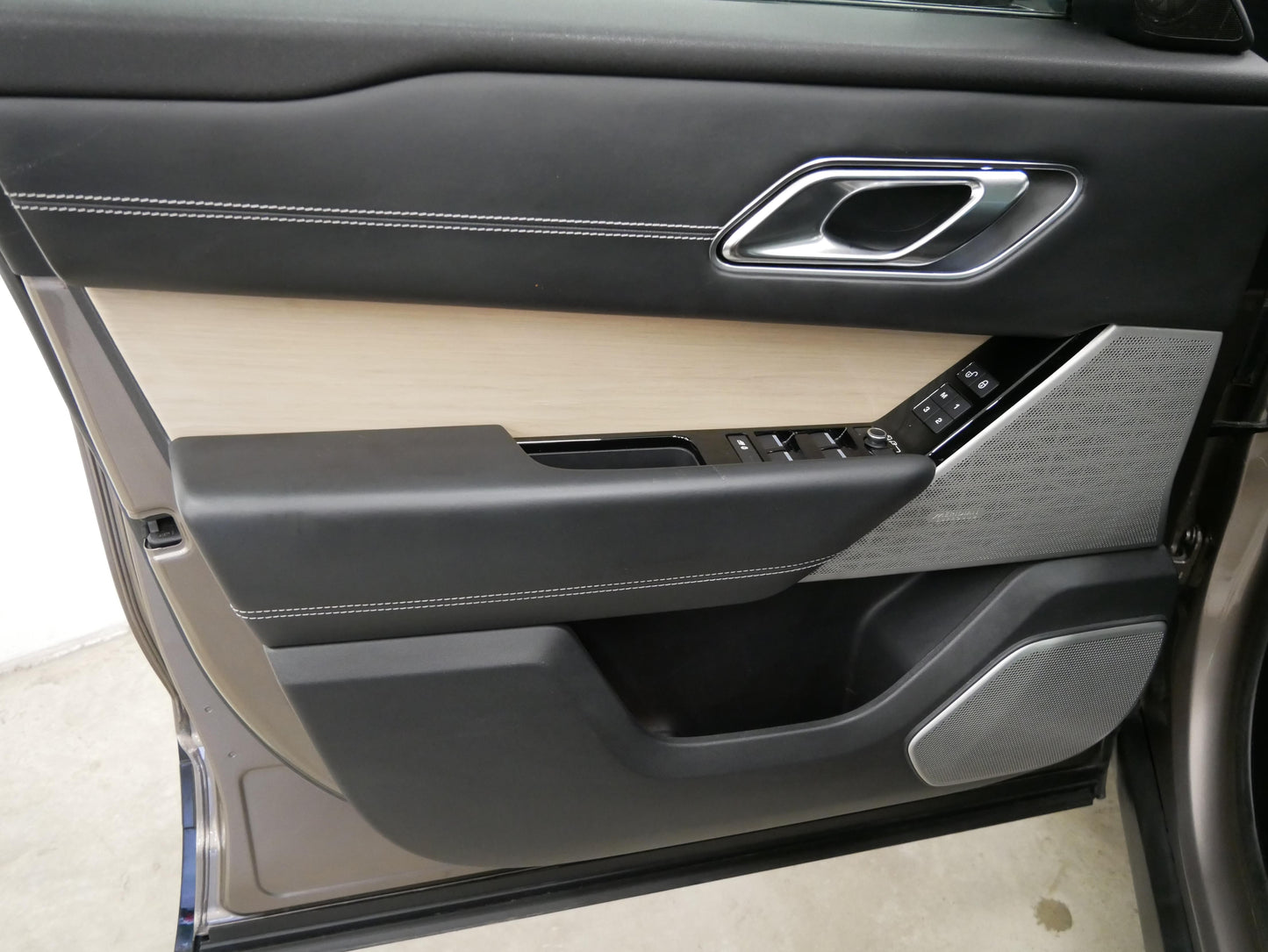 Land Rover Range Rover Velar D300 221 kW AWD SE