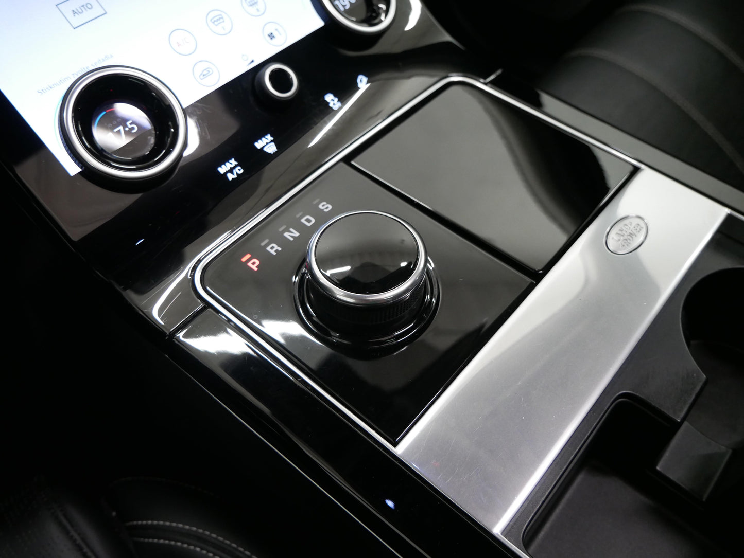 Land Rover Range Rover Velar D300 221 kW AWD SE