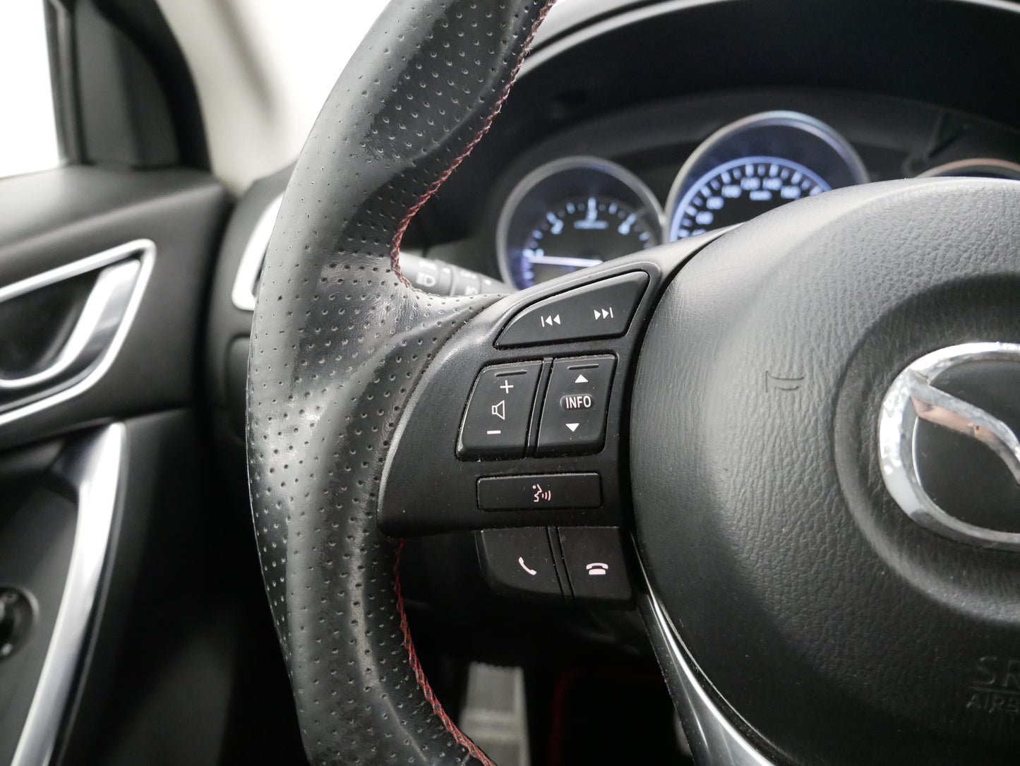 Mazda CX-5 2.2Skyactiv-D 129kW Revolution