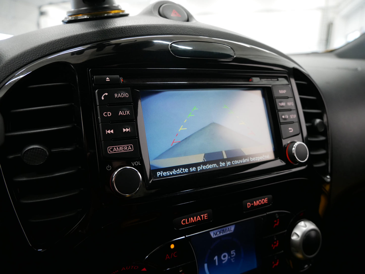 Nissan Juke 1.2 DIG-T 85 kW N-Connecta