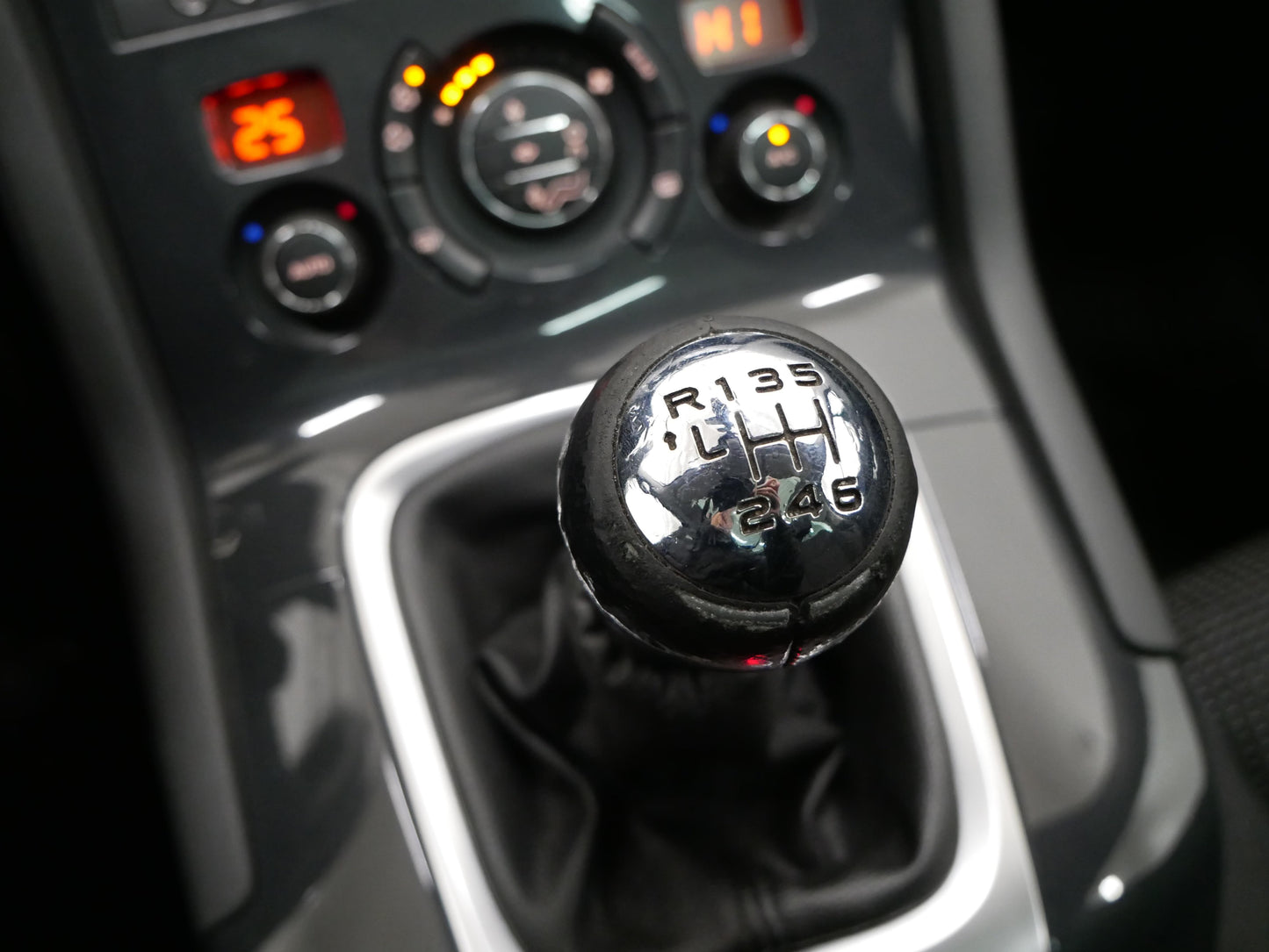 Peugeot 5008 2.0 HDi 110kW Business line