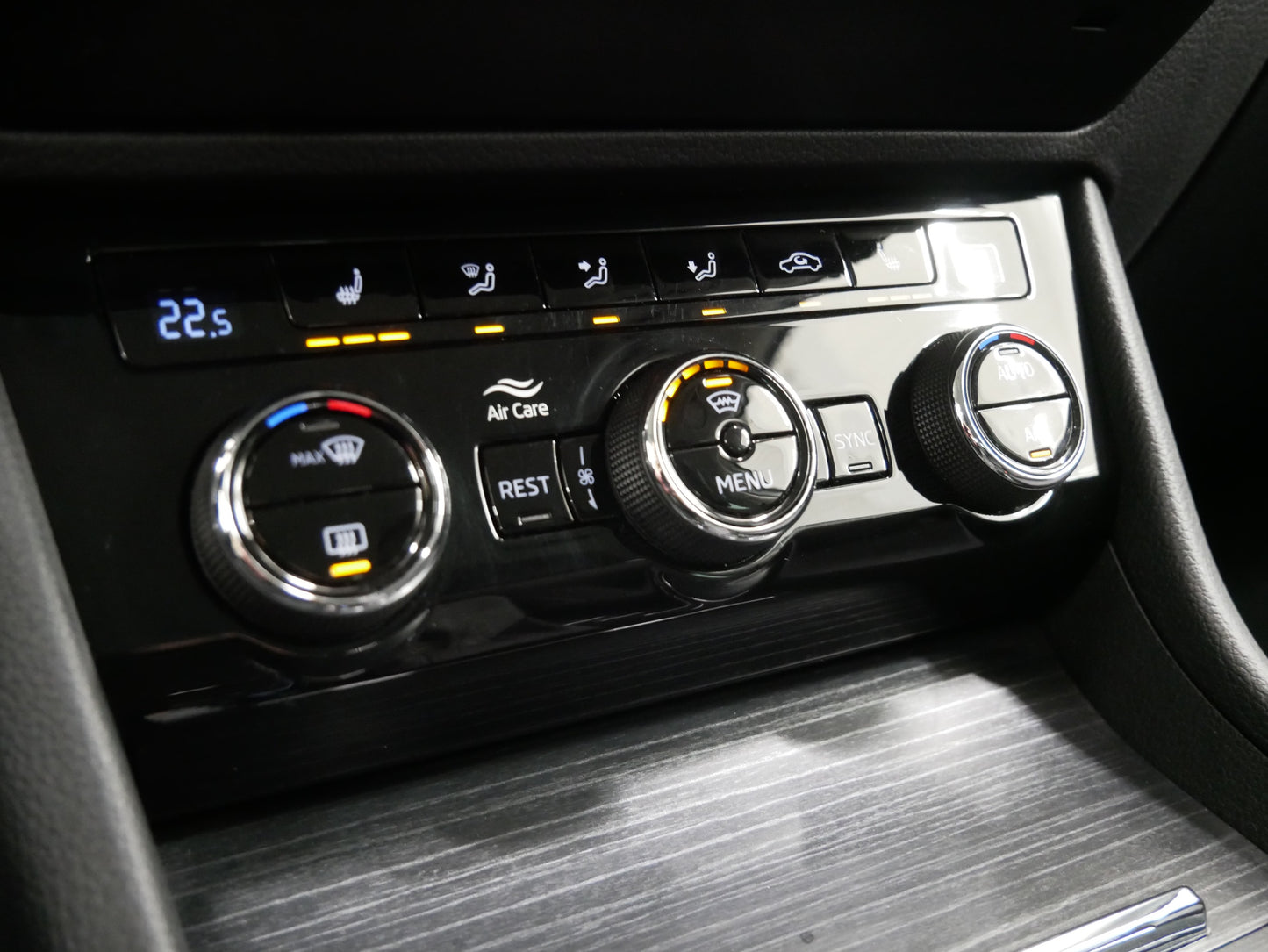 Škoda Superb 2.0 TDI 140 kW Style Extra