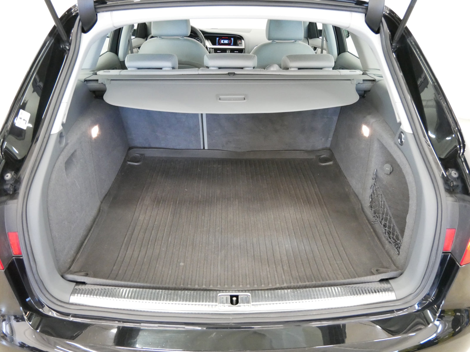 Audi A4 2.0 TDI 130kW quattro Ambition – foto 25