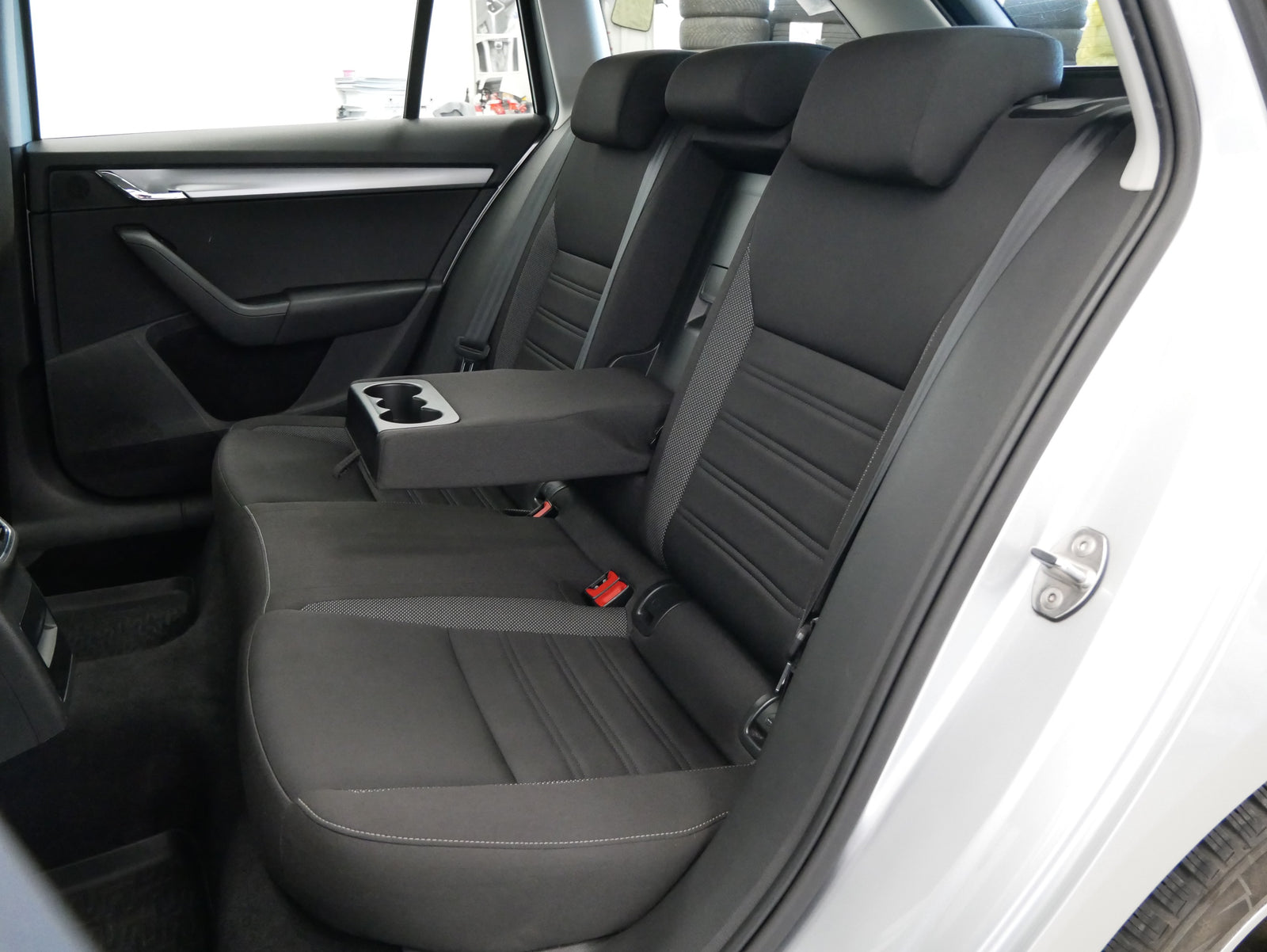 Škoda Octavia 1,6 TDi 85kW Ambition Plus – foto 20
