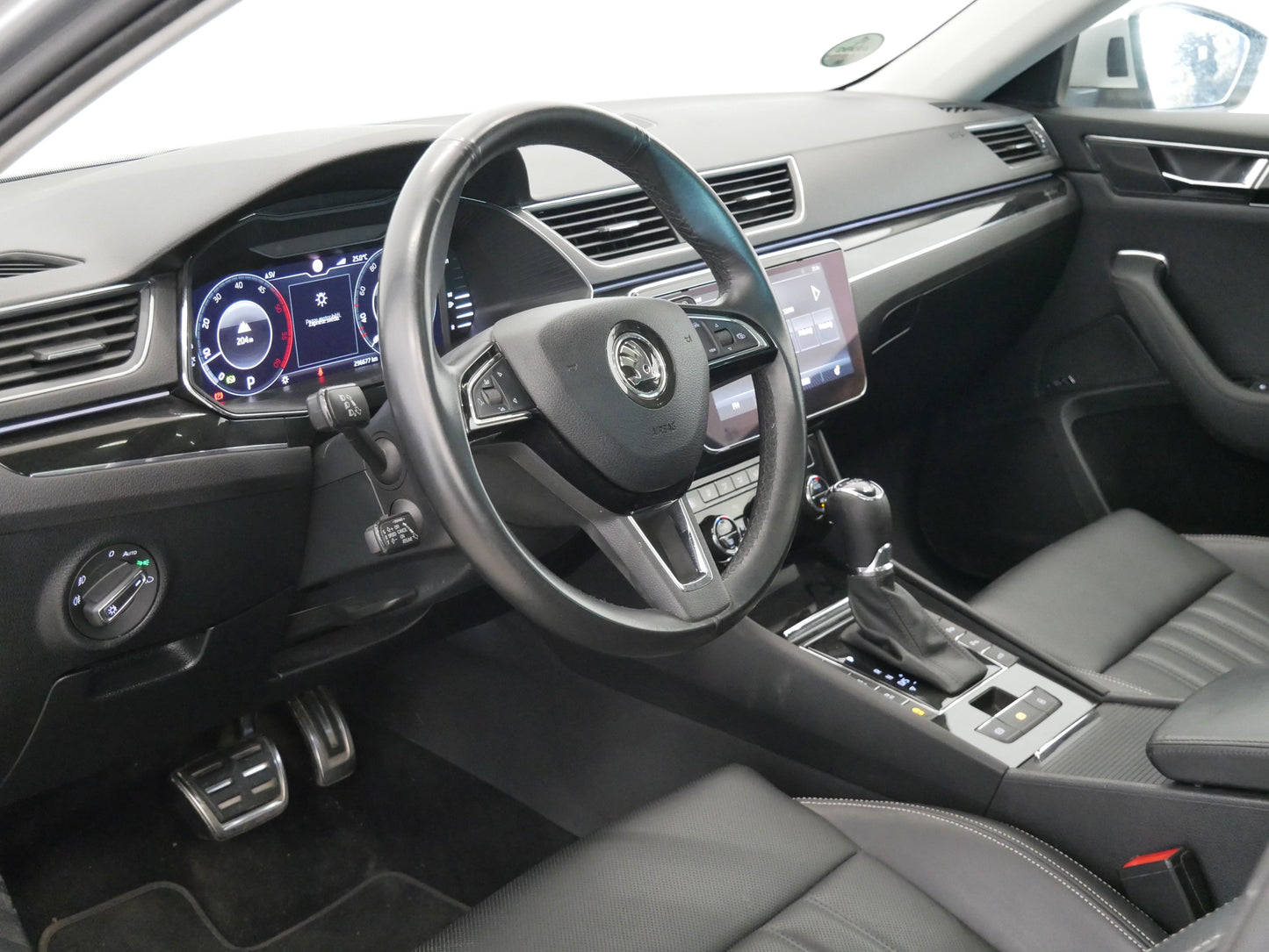 Škoda Superb 2.0 TDI 140 kW DSG 4x4 L&K