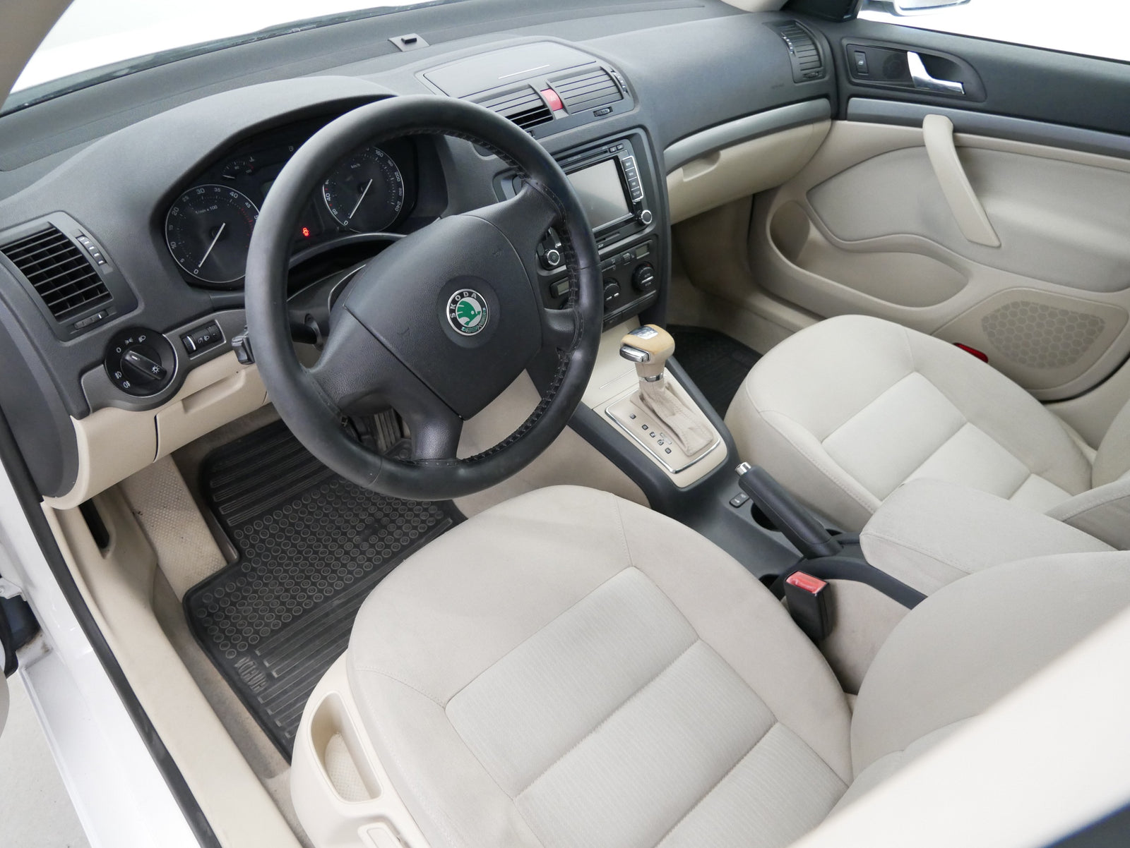 Škoda Octavia 2.0 TDI 103 kW Elegance – foto 5