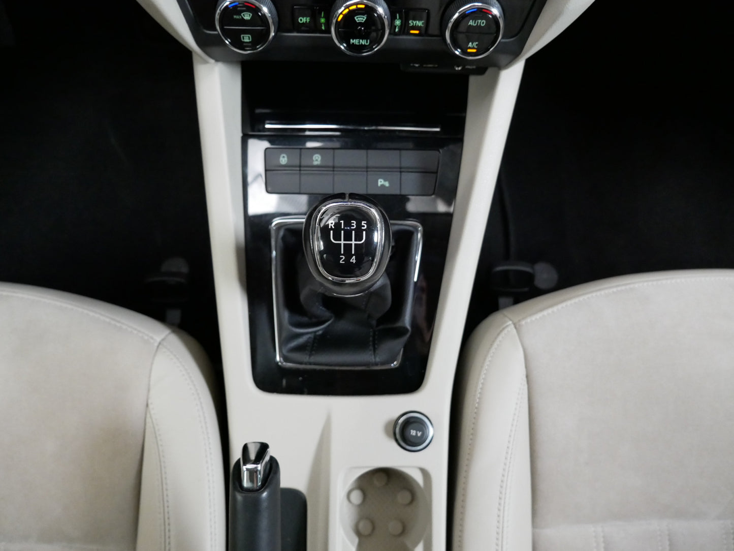 ŠKODA Octavia Combi 1.6 TDI/85kW/STYLE+/NAVI