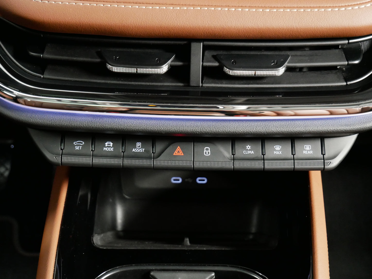 Škoda Enyaq 82kWh/150kW/ecoSUITE/TAŽNÉ/PANORAMA
