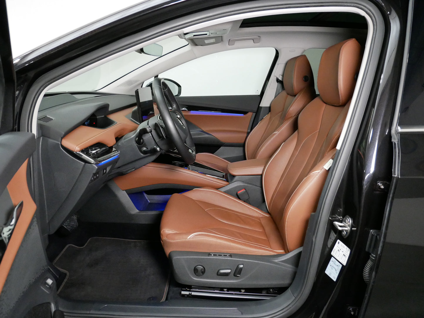 Škoda Enyaq 82kWh/150kW/ecoSUITE/TAŽNÉ/PANORAMA