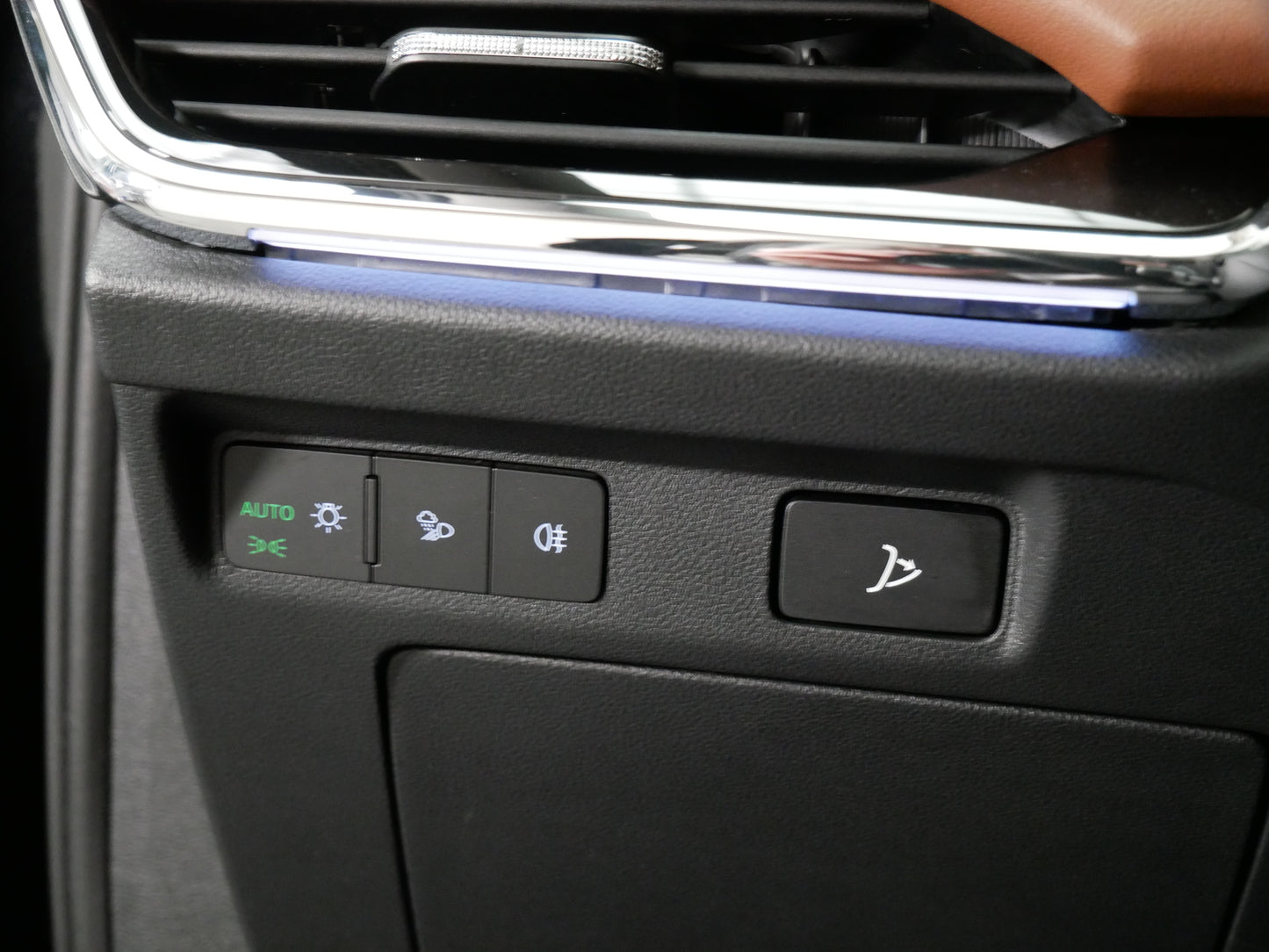 Škoda Enyaq 82kWh/150kW/ecoSUITE/TAŽNÉ/PANORAMA